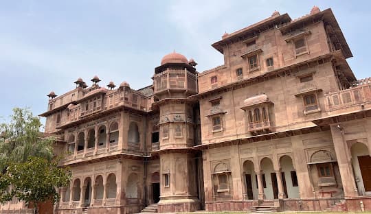Force Urbania hire in Bikaner, Rajasthan
